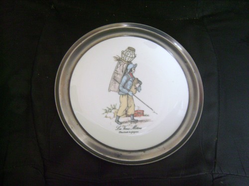 Belle assiette cerclée - , en